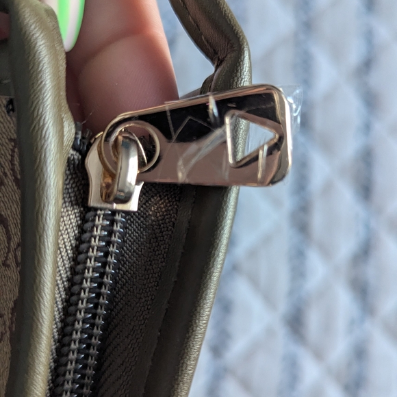 🤎🤍 GUESS Bag - Picture 3 of 6